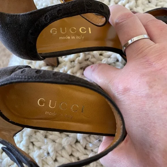 Gorgeous Gucci Heels - Picture 5 of 14